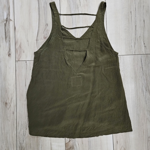 Chaser 100% Silk Green Tank - Size Small - Picture 3 of 7